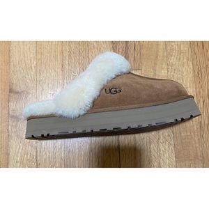 Womens UGG Disquette Slippers Size 8